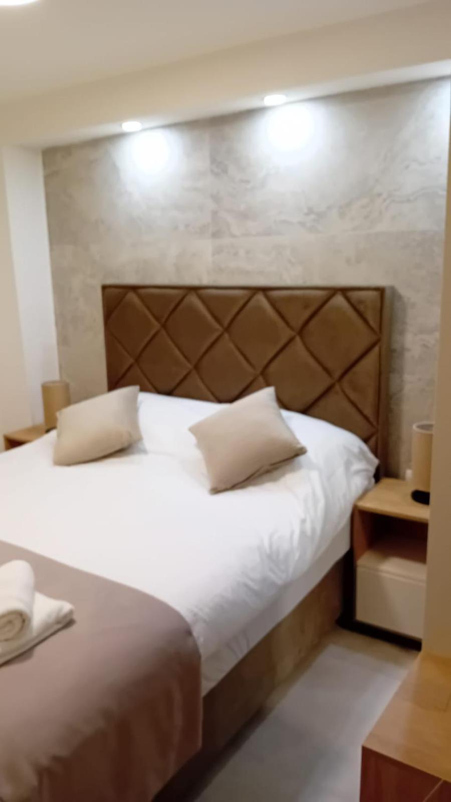 קוטור Square Point Apartments מראה חיצוני תמונה